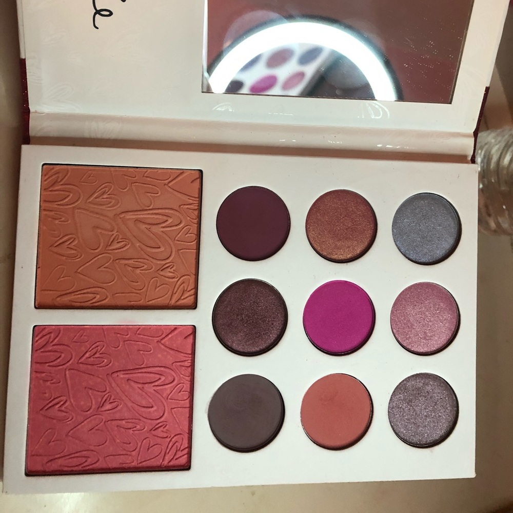 Kylie’s diary palette Valentine’s Day